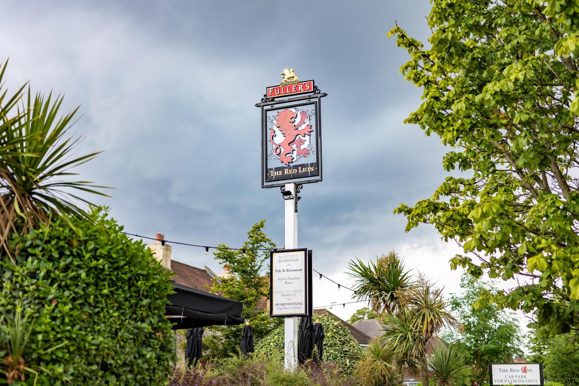 The Red Lion Hotel Hillingdon Ngoại thất bức ảnh