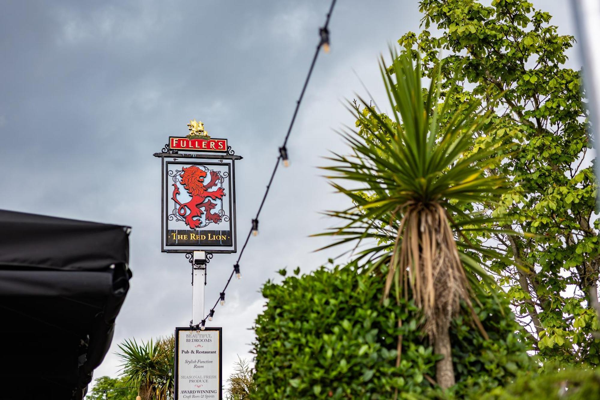 The Red Lion Hotel Hillingdon Ngoại thất bức ảnh
