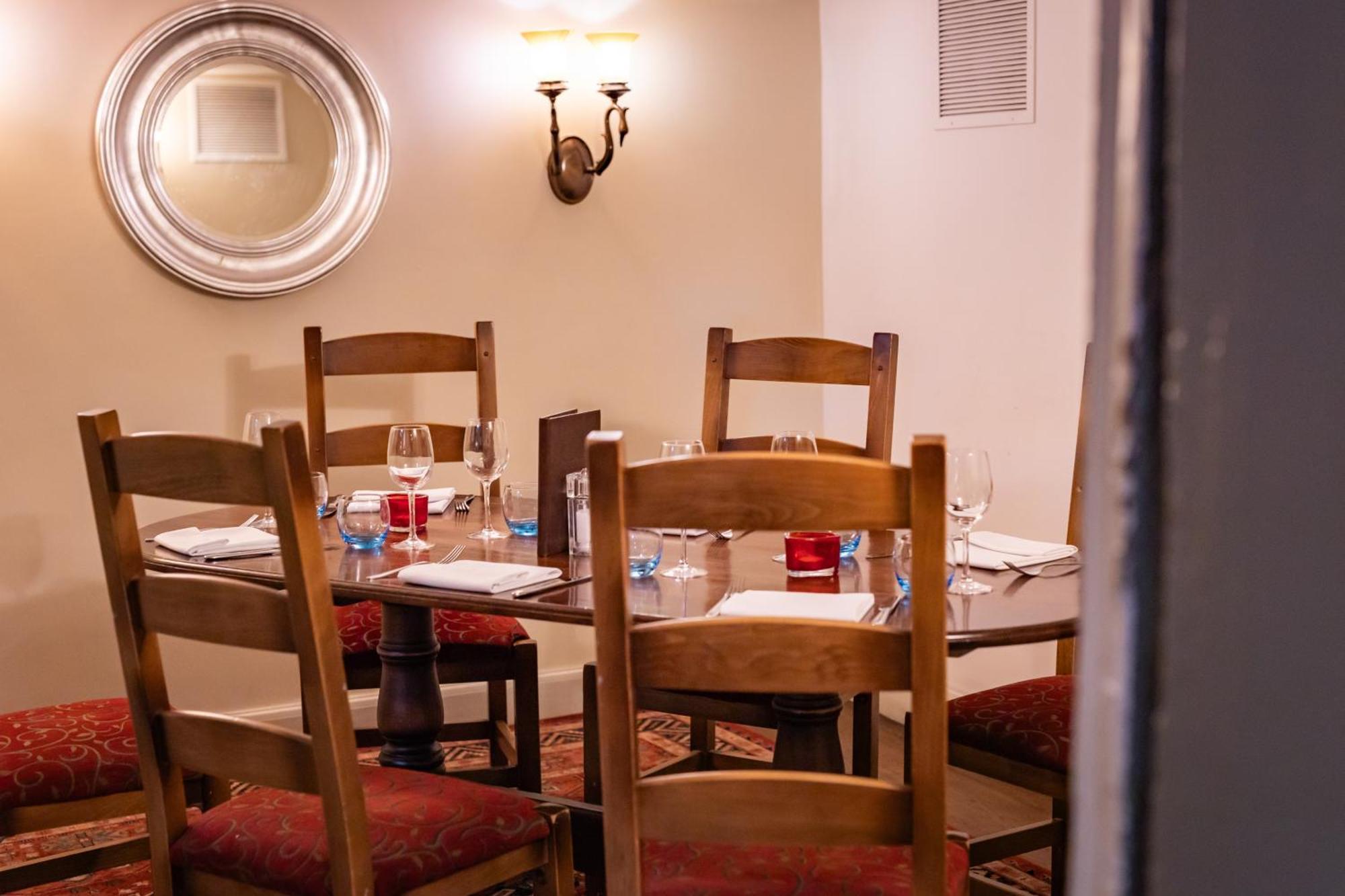 The Red Lion Hotel Hillingdon Ngoại thất bức ảnh