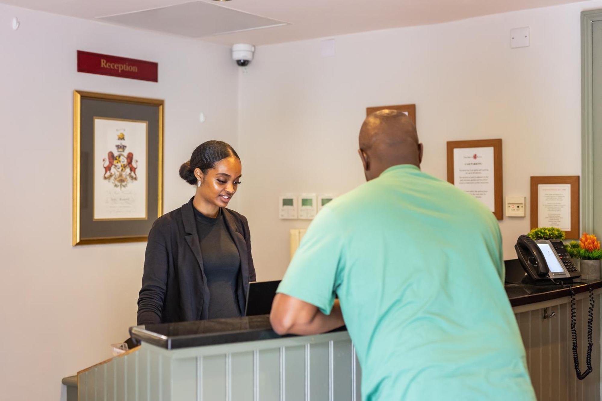 The Red Lion Hotel Hillingdon Ngoại thất bức ảnh