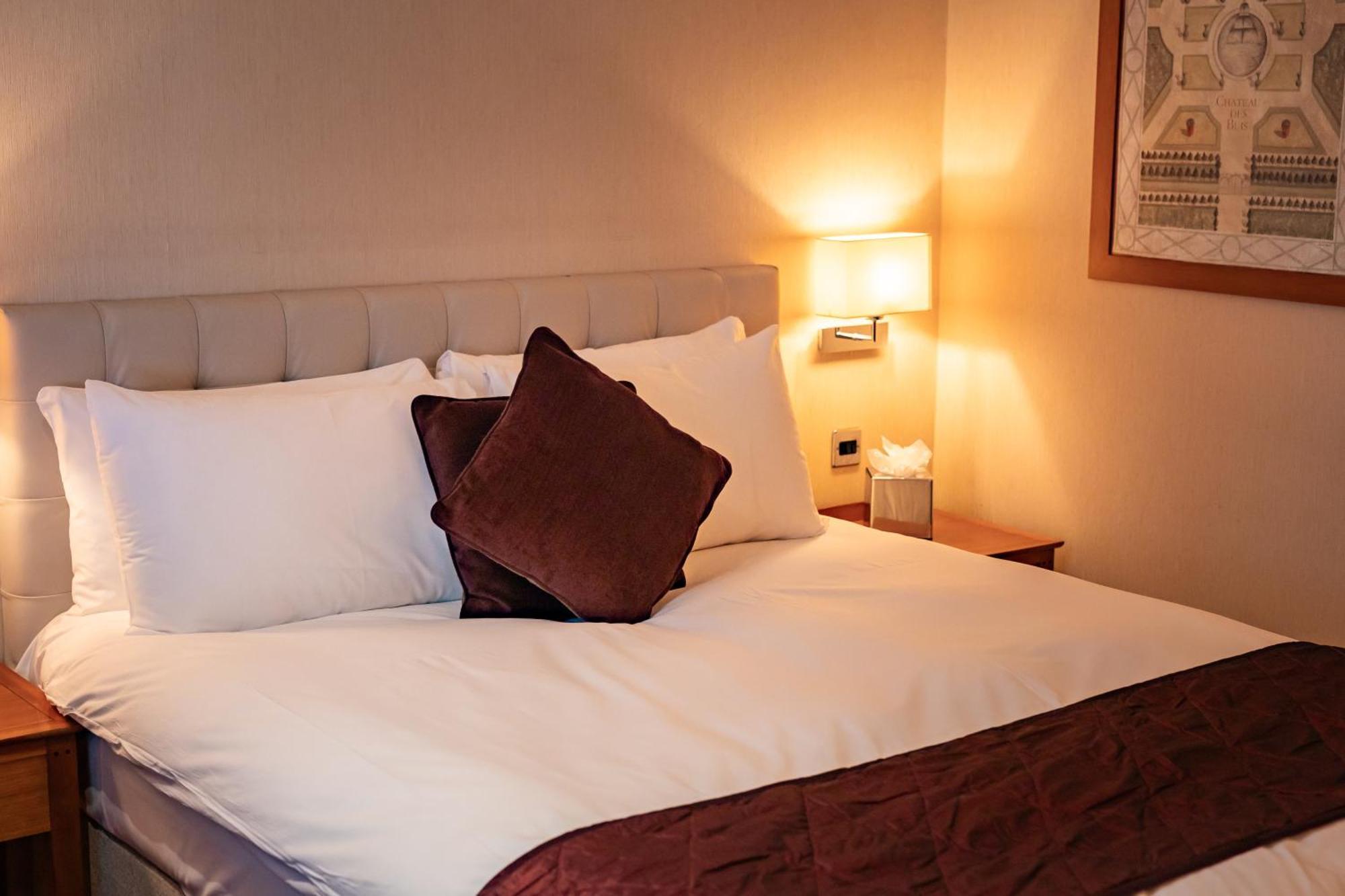 The Red Lion Hotel Hillingdon Ngoại thất bức ảnh