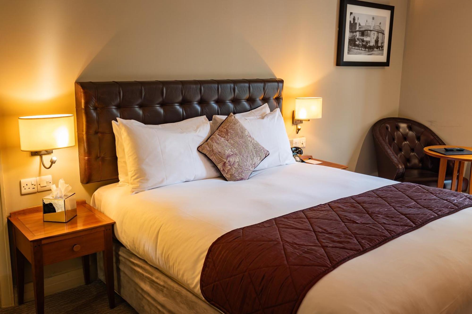 The Red Lion Hotel Hillingdon Ngoại thất bức ảnh