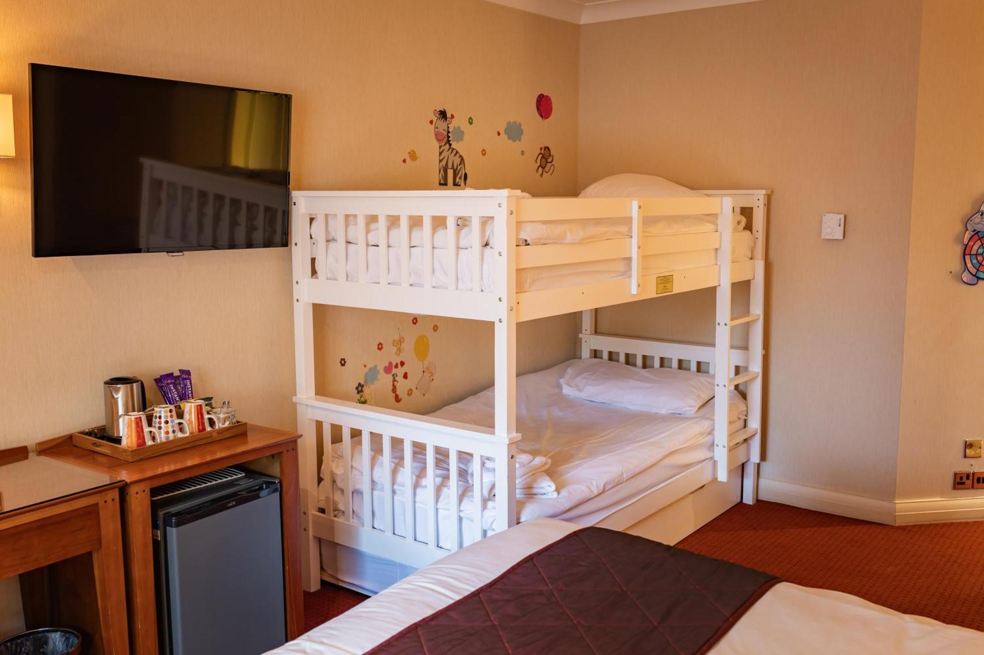 The Red Lion Hotel Hillingdon Ngoại thất bức ảnh
