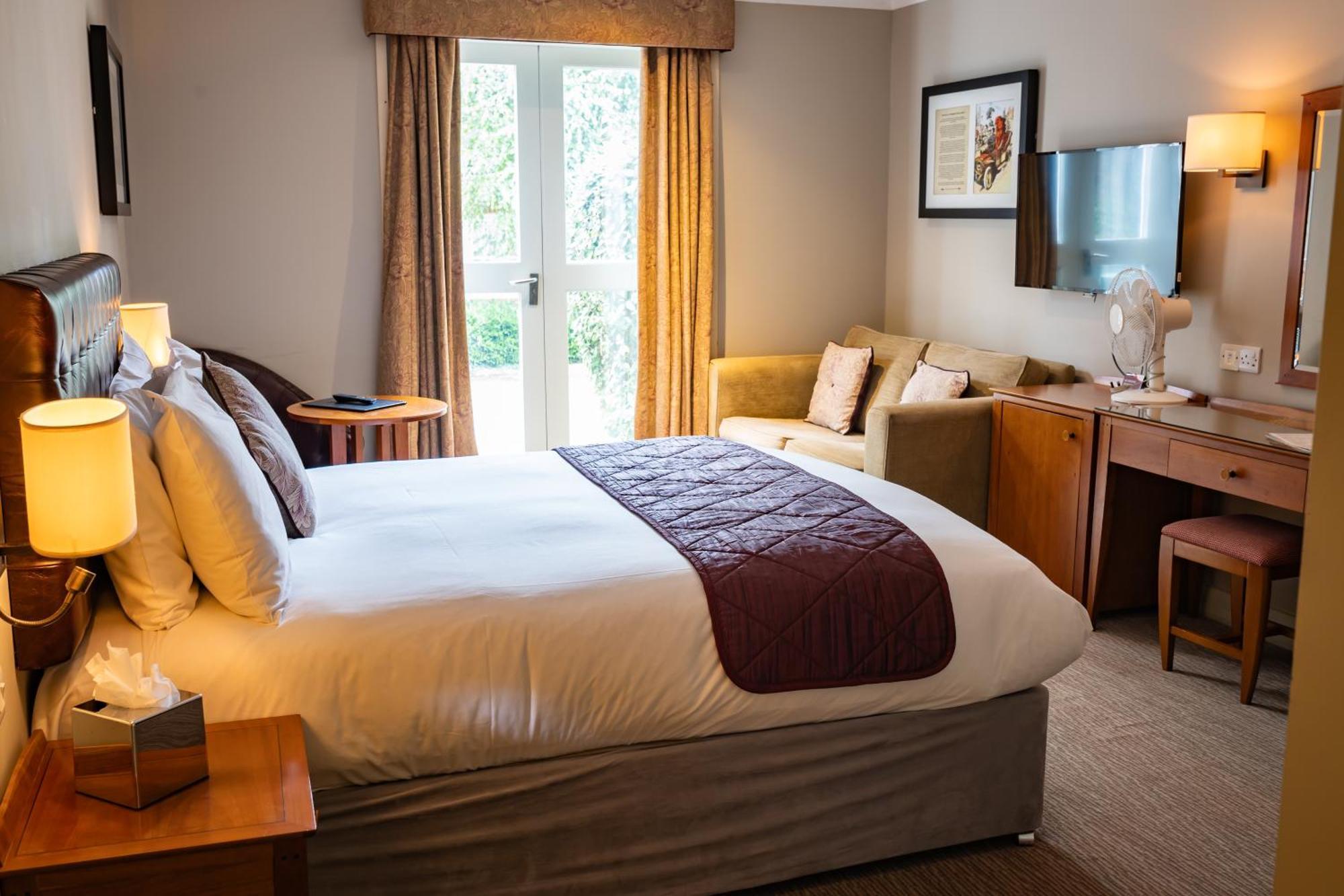 The Red Lion Hotel Hillingdon Ngoại thất bức ảnh