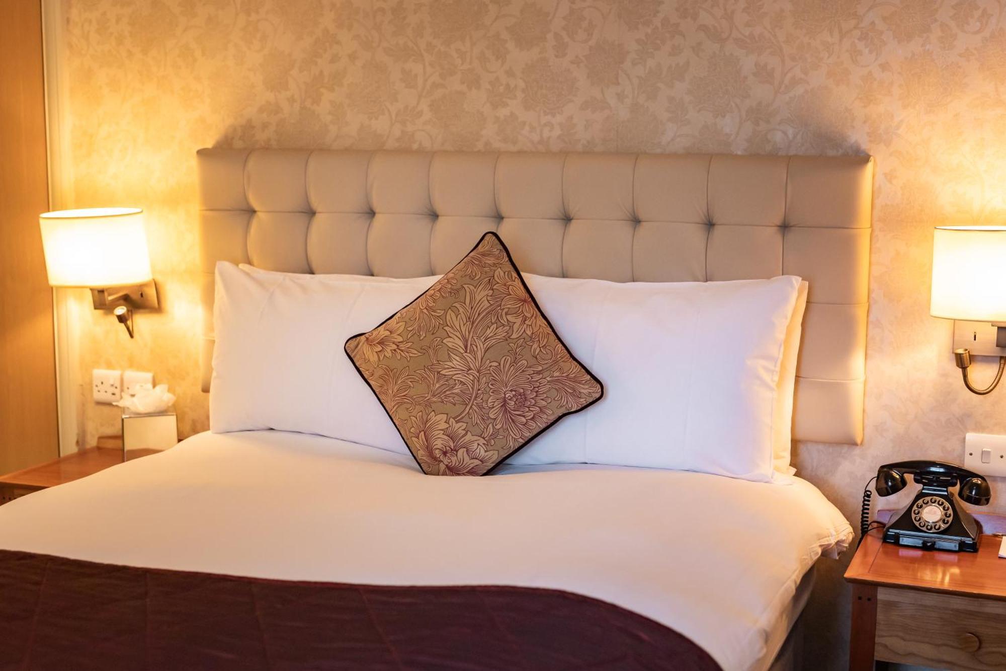 The Red Lion Hotel Hillingdon Ngoại thất bức ảnh